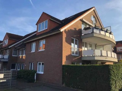 Großzügige, lichtdurchflutete 2 ZKBB im 1 OG mit EBK, gr. Balkon und TG-Platz