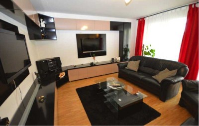 Exklusive, neuwertige 3-Zimmer-Wohnung mit Balkon und Einbauküche in Frankfurt