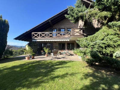 Zweifamilienhaus mit viel Platz