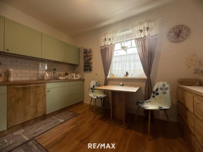 *** Top Preis: Saniertes voll möbliertes kleines Wohnjuwel, großer Terrasse, niedrige Betriebskosten &amp; viel Stauraum ***
