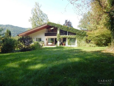 Exklusives Wohnen in einer Villa in bester Lage!