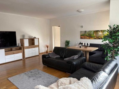 GELEGENHEIT: 3 1/2 Zimmerwohnung, Stellplatz + TG Stellplatz inkl. sowie Dachterrasse und Balkon