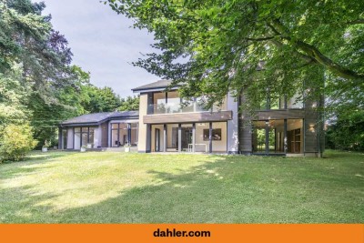 Luxuriöses Bauhaus mit höchstem Wohnkomfort & Stil