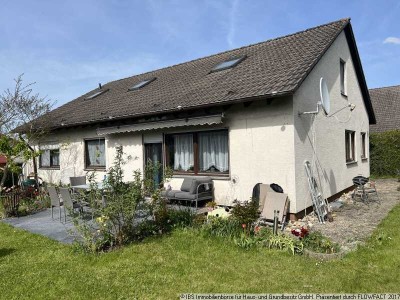 Großzügiges, renovbed. Wohnhaus - Massivbau mit Garage und Garten in ruhiger Lage