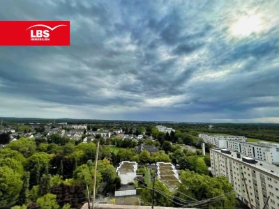 Geräumige 3,5 Zimmer Wohnung mit großer Loggia und TG Stellplatz