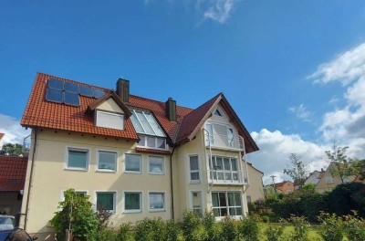 Sonnige schöne 5 Zimmer Wohnung mit Dachterrasse und Wintergarten