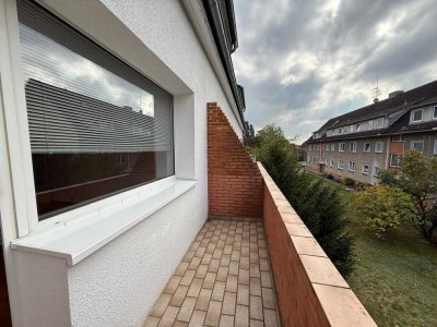 Modernisierte 2-Raum-Wohnung mit Balkon und Einbauküche in Wathlingen