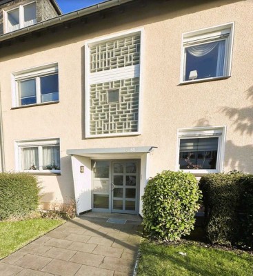 Renovierte 2,5/3 Zimmer Etagenwohnung mit Balkon, Garage und 2 Kellerräumen in RE-Hillerheide