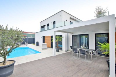 Perfekte Oase für 2 Familien mit Bonus-Grundstück!