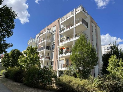 hochwertige 3- Zi. Wohnung,  an den Römersteinen, mit EBK, großem Balkon und TG