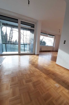 UNI-Nähe: 4-Raum-Wohnung mit Balkon