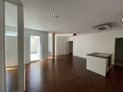 Moderne 3,5 Zimmer Whg mit EBK, großer Terrasse, Garage -  ruhige Innenstadtlage
