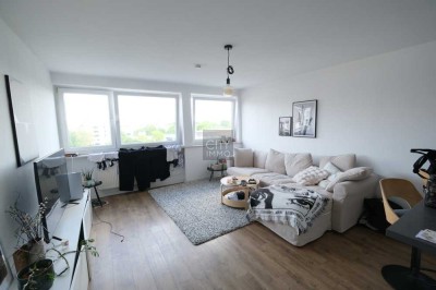 Tolle Kapitalanlage mit 5% Rendite -  Sanierte Wohnung mit  Weitblick, Balkon und EBK in Bestlage