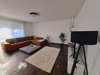 Exklusive 4-Raum-Wohnung mit gehobener Innenausstattung mit Balkon und EBK in Brackenheim