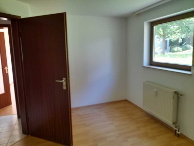 Nette 2-Zimmer-Whg im UG im Grünen