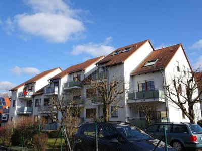 Ruhige Drei-Zimmer-Wohnung im Dachgeschoss
in Herzogenaurach-OT Hauptendorf