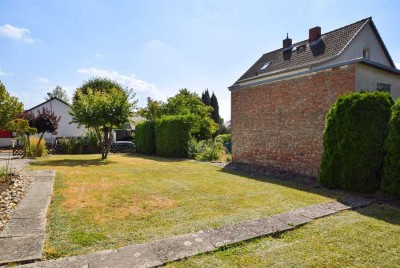 Für kreative Gestalter! Historisches Einfamilienhaus mit Stallungen auf großzügigem Grundstück.