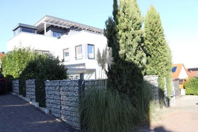 Exklusives Einfamilienhaus mit hochwertiger ELW, Dachterrasse, Außensauna & Wintergarten