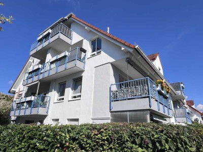 Kriftel - Gemütliche 2-Zimmer-DG-Wohnung mit Kamin, Balkon + TG-Stellplatz in ruhiger Wohnlage