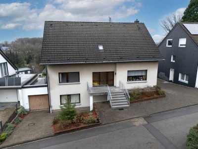 Kürten-Biesfeld:
Mehrgenerationenhaus mit bis zu drei Parteien auf großem und traumhaften Grundstüc