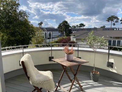 2 Zimmer-WE mit großem West-Balkon / Dahlem- die besondere Lage in Berlin