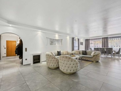 Eschweiler: Großzügiges Zweifamilienhaus mit viel Potenzial in Toplage von Stich