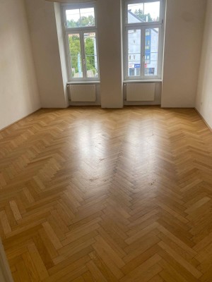 * Toplage: Gepflegter Altbau mit Hofbalkon zum lauschigem Garten! *