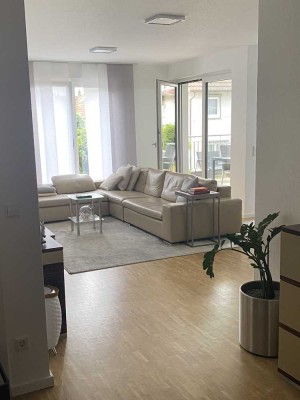 Stilvolle 4-Zimmer-Erdgeschosswohnung - gehobene Ausstattung mit Terrassen und Grünfläche