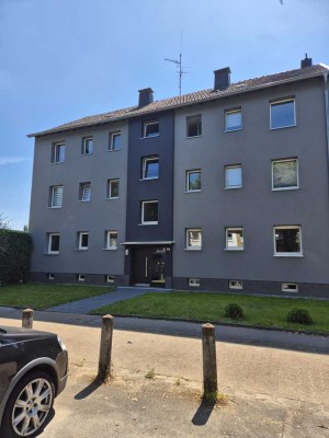 Exklusive, sanierte 3-Zimmer-Erdgeschosswohnung mit Parkettboden und Einbauküche in Bochum