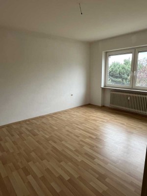 Modernisierte 2 Zimmer Wohnung mit Balkon und Einbauküche in Fürth Ronhof