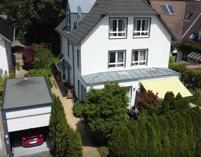 Attraktive Doppelhaushälfte mit EBK u. Garten in bester Lage Waldtrudering