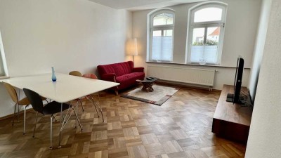 Schicke zentrale Wohnung, vollmöbliert auf Zeit