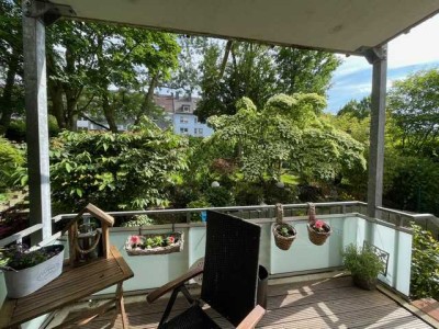 Von Privat: Geschmackvolle 2-Raum-Wg, geh. Innenausstattung,  EBK, Garage, Balkon, Garten, in Essen