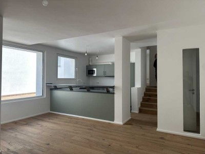 Stilvolle 4-Zimmer-Obergeschosswohnung mit zwei Terrassen in begehrter Lage – ab sofort verfüg