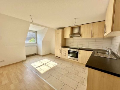 Sofort bezugsfrei - Charmante Maisonette-Wohnung mit 3,5 Zimmer im DG