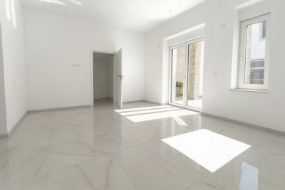 Modernes Haus mit 3 Wohnungen - nähe Bahnhof & Rheinufer / House with 3 apts - near station & river