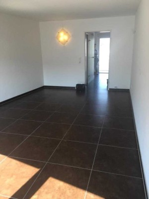 1 Zimmer, Pantryküche, Flur, Bad u Balkon im Zentrum Kaiserslautern