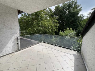 Traumhafte 3 Zi-ETW mit SüdOst Balkon, Fußbodenhzg., offenem Wohn-Esszi., 1.OG, Garage in Schlebusch