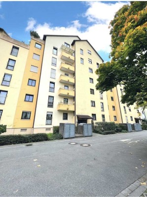 Erstbezug nach Sanierung mit Terasse/Balkon: Schöne und zentrale 3-Raum-EG-Wohnung  inkl. Tiefgarage
