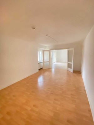 Gepflegte 3 ZKB mit Balkon in Stadennähe