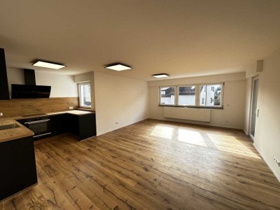 Moderne 4-Zimmer Etagenwohnung mit Balkon und Garage