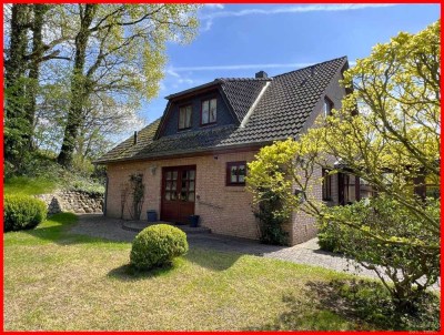 "Von Grün umgeben" - 
Schönes Einfamilienhaus mit Wintergarten in Fahrdorf