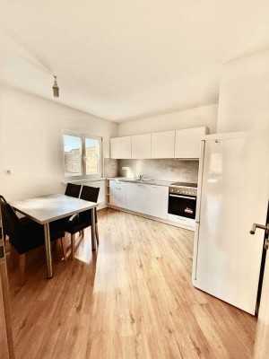 Stilvolle 2-Zimmer-Altbauwohnung im Herzen der Innenstadt – voll möbliert & bezugsfertig