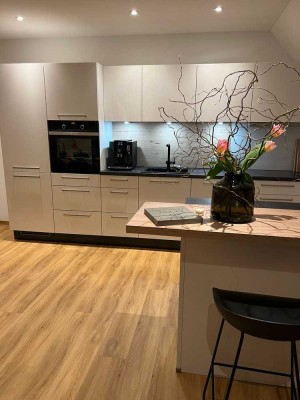 Neuwertige 3-Raum-Dachgeschosswohnung mit Einbauküche in Lauingen