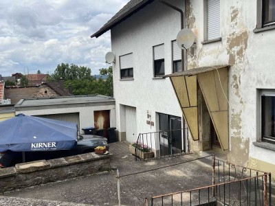 Top-Gelegenheit! 2 Häuser zu einem Preis mit großem Grundstück in Randlage von Aschbach zu verkaufen