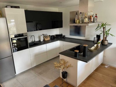 Exklusive, geräumige und neuwertige 2-Zimmer-Wohnung mit Terrasse und Garten in Möhrendorf