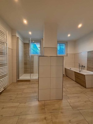 Erstbezug nach Sanierung! Traumhafte 3-Raumwohnung mit großem Balkon.