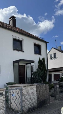 Familie findet Doppelhaushälfte in ruhiger Wohnlage
