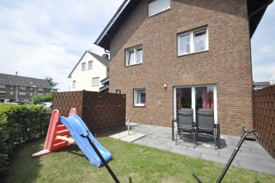 Haus mit Terrasse, Garten und Garage