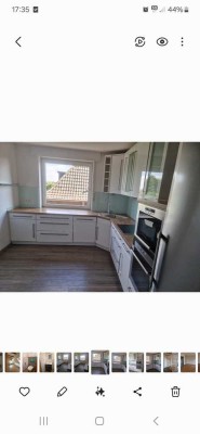 Freundliche 4-Zimmer-Wohnung mit Balkon und EBK in Moers